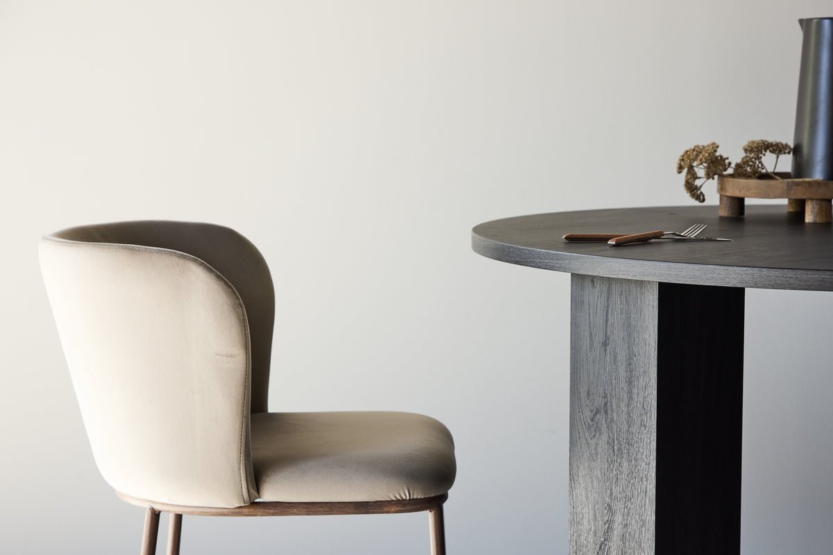 2-piece set - Chair Coffee with soft, beige velvet fabric