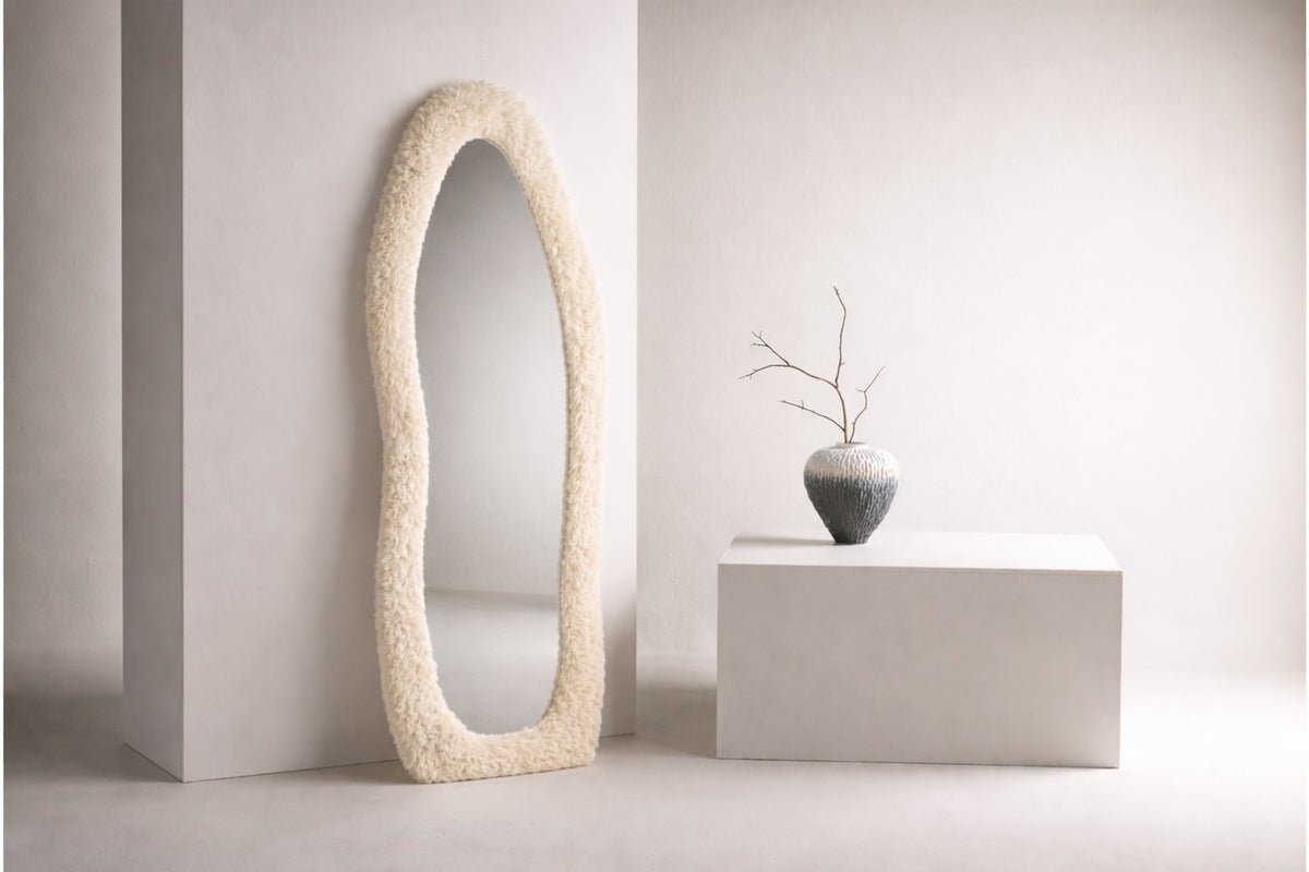 Mirror Hani - with beige faux fur frame & organic shape