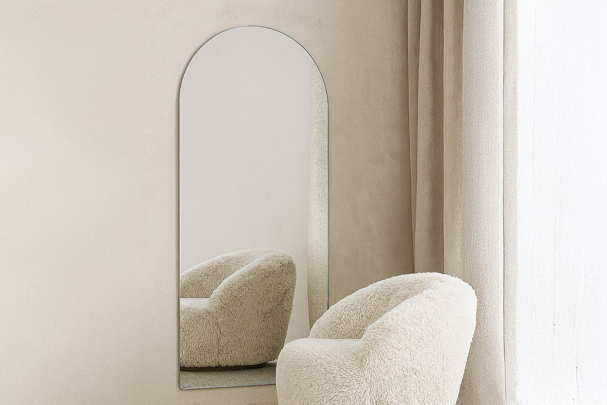 Mirror Diona – with oval silhouette