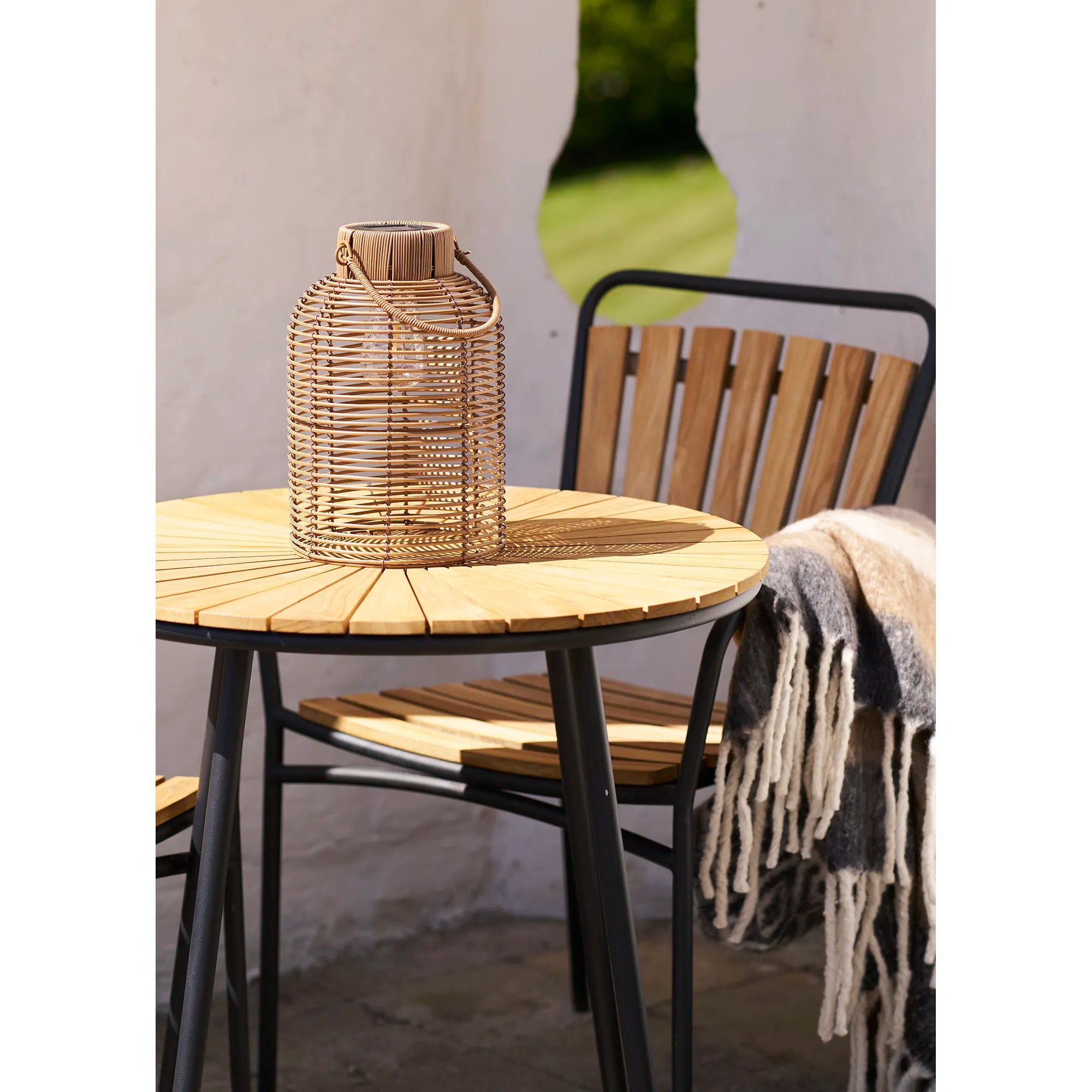 Solar table lamp "Brentford" – Natural charm