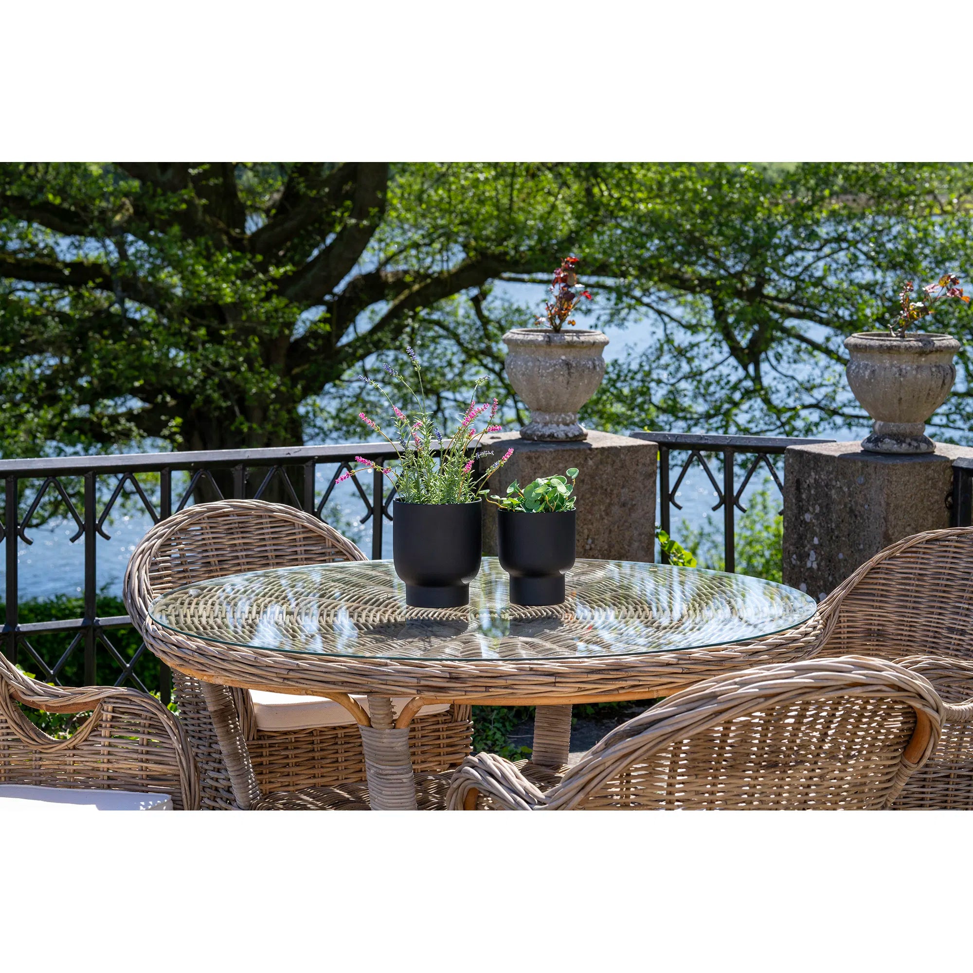 Garden Dining Table Larissa – Rattan, Steel & Glass, Ø120 cm