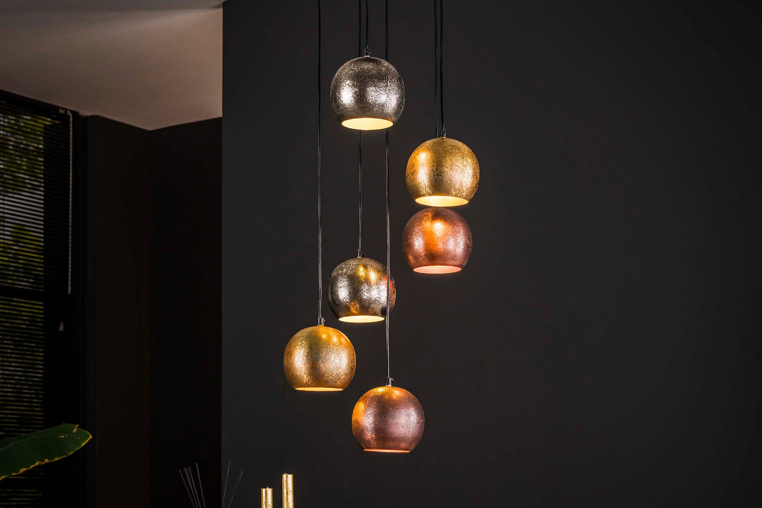 Pendant lamp "Velluto" – in the metal color combination chrome, gold, and copper
