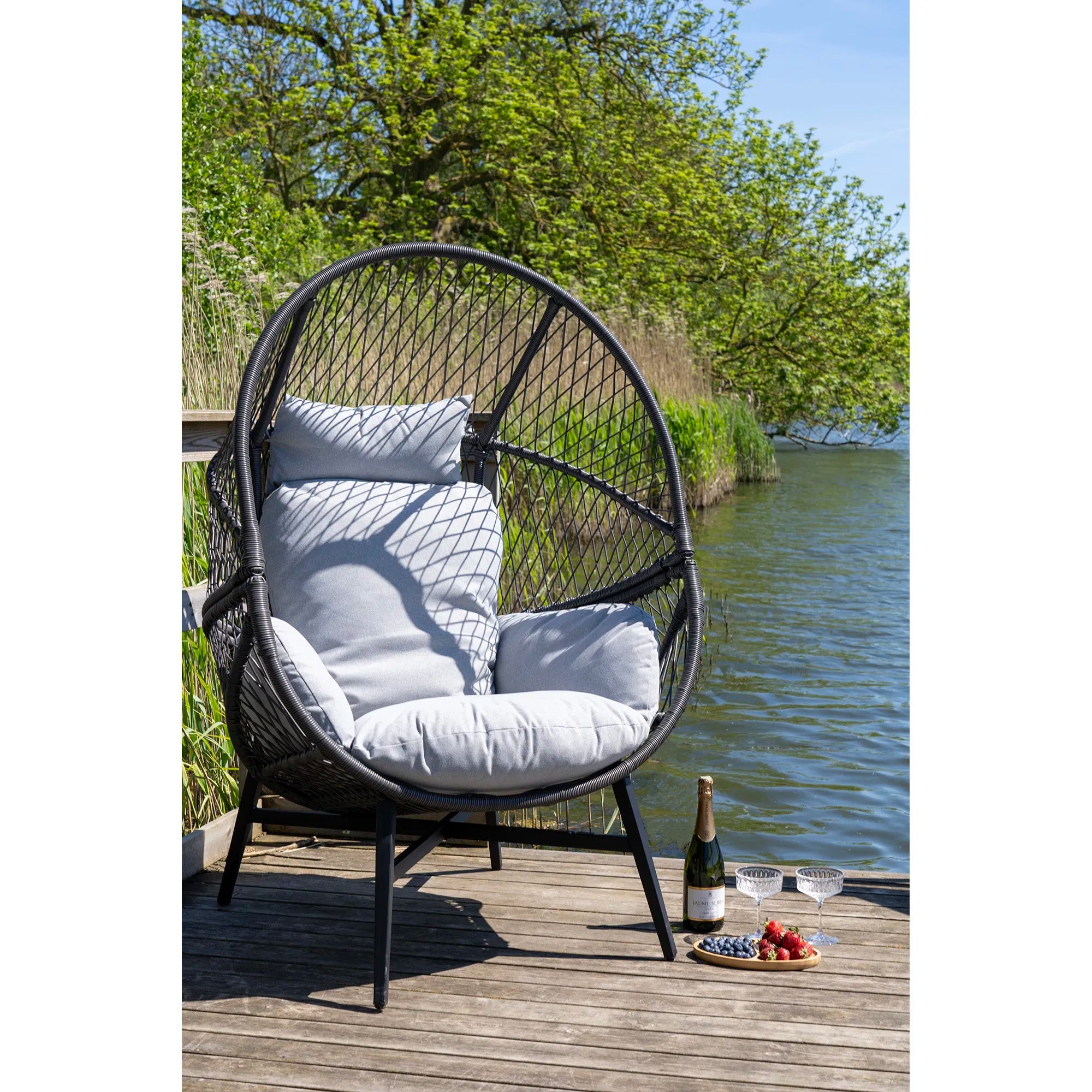 Marano lounge chair made of polyrattan including cushions