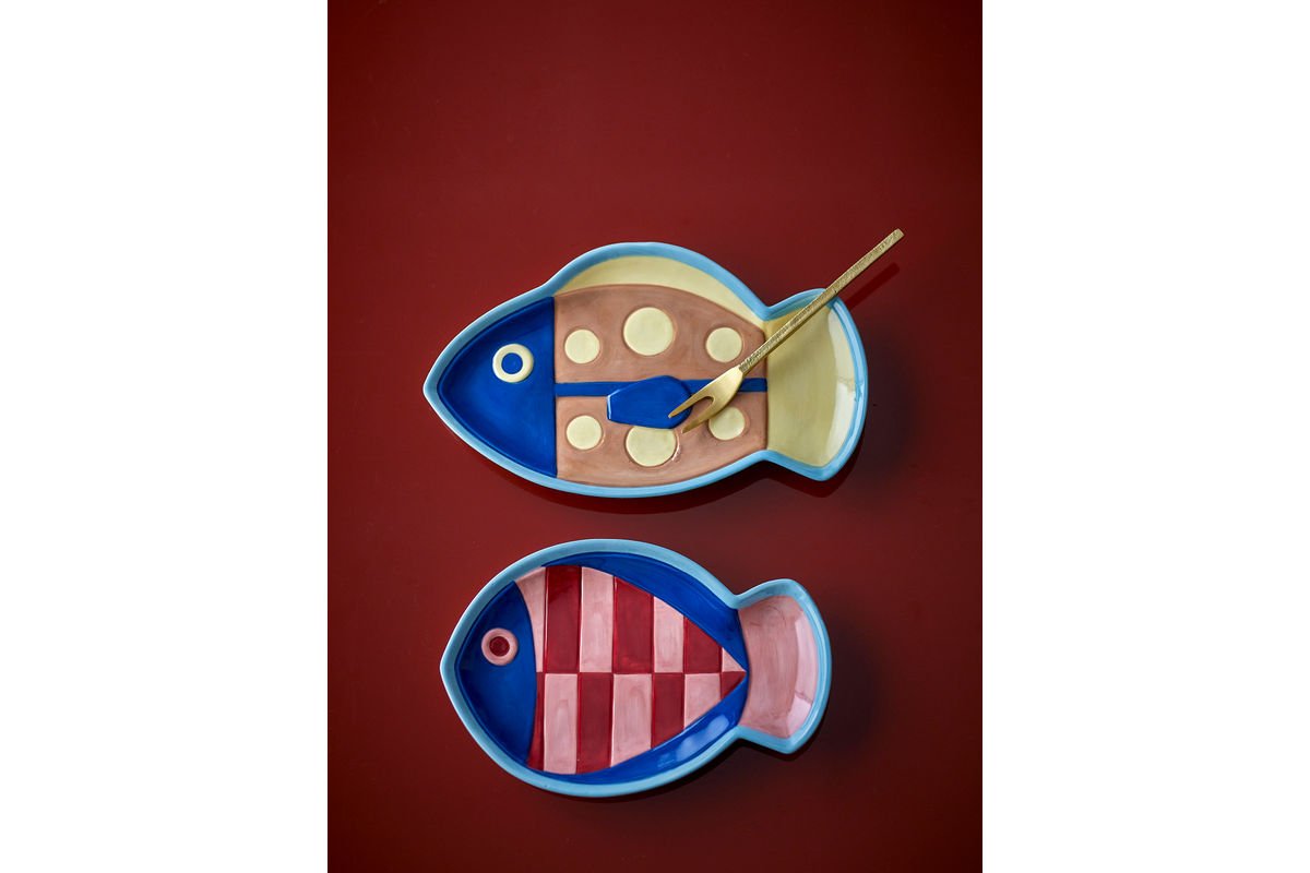 Marino Plate – Set of 2 Stoneware Plates in Fish Shape with Hand-Painted Relief