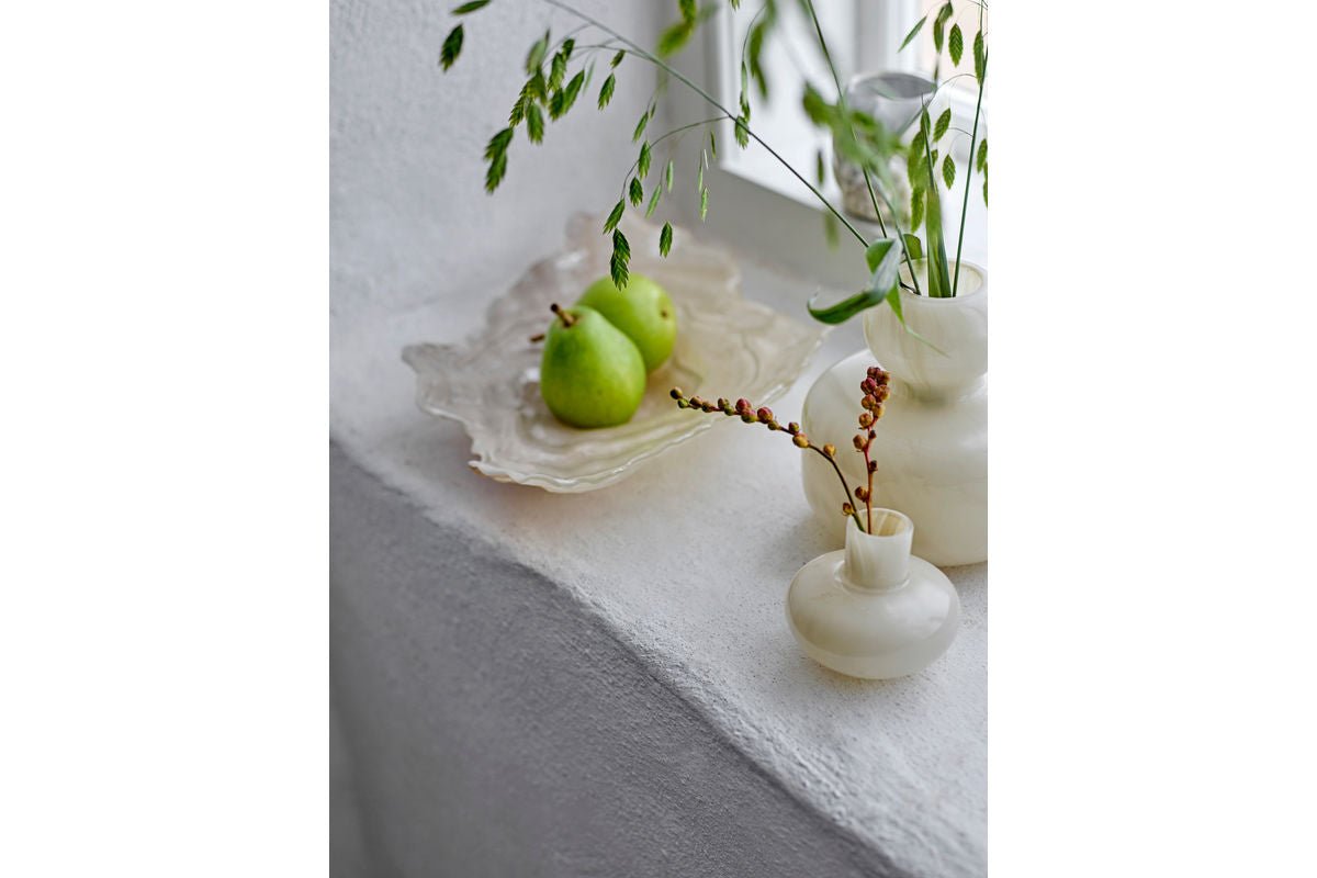 Akuri Bowl – made of glass in natural color with organic shape