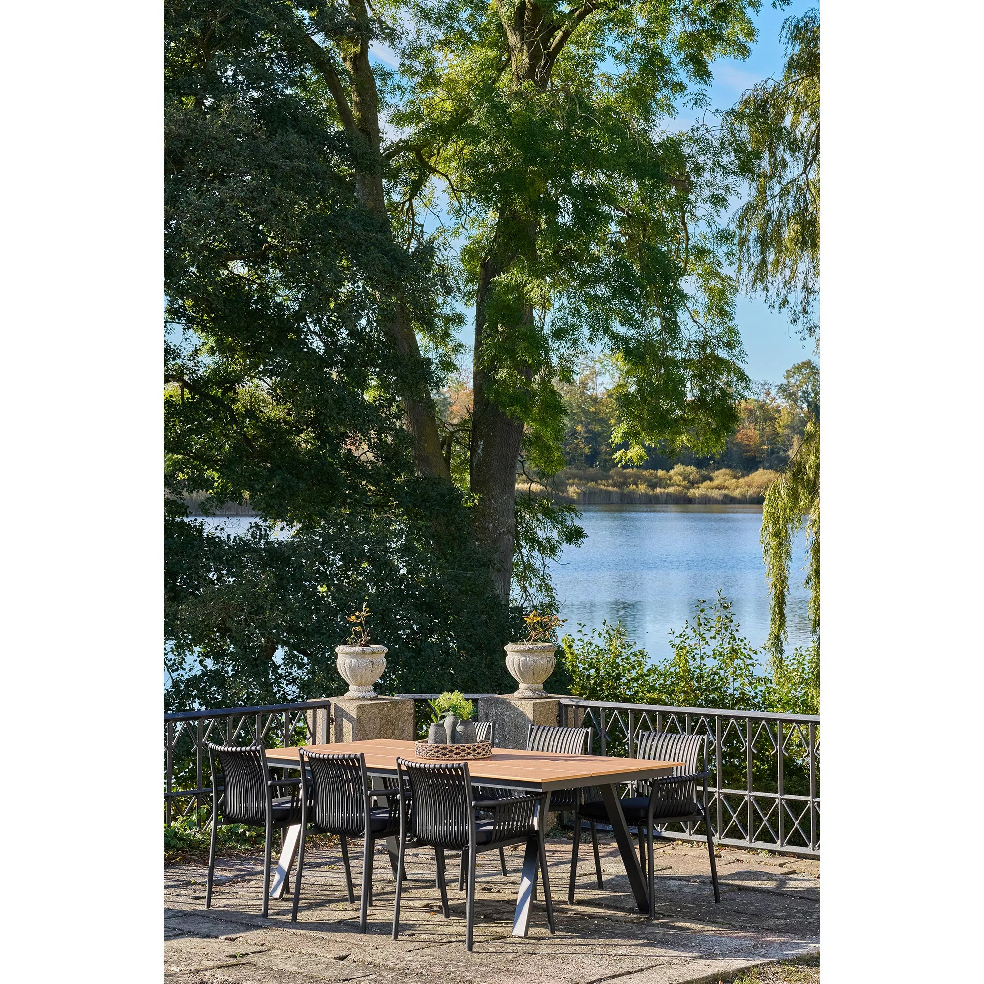 Garten Esstisch Lorenzo – Nonwood & Aluminium in Natur/Schwarz