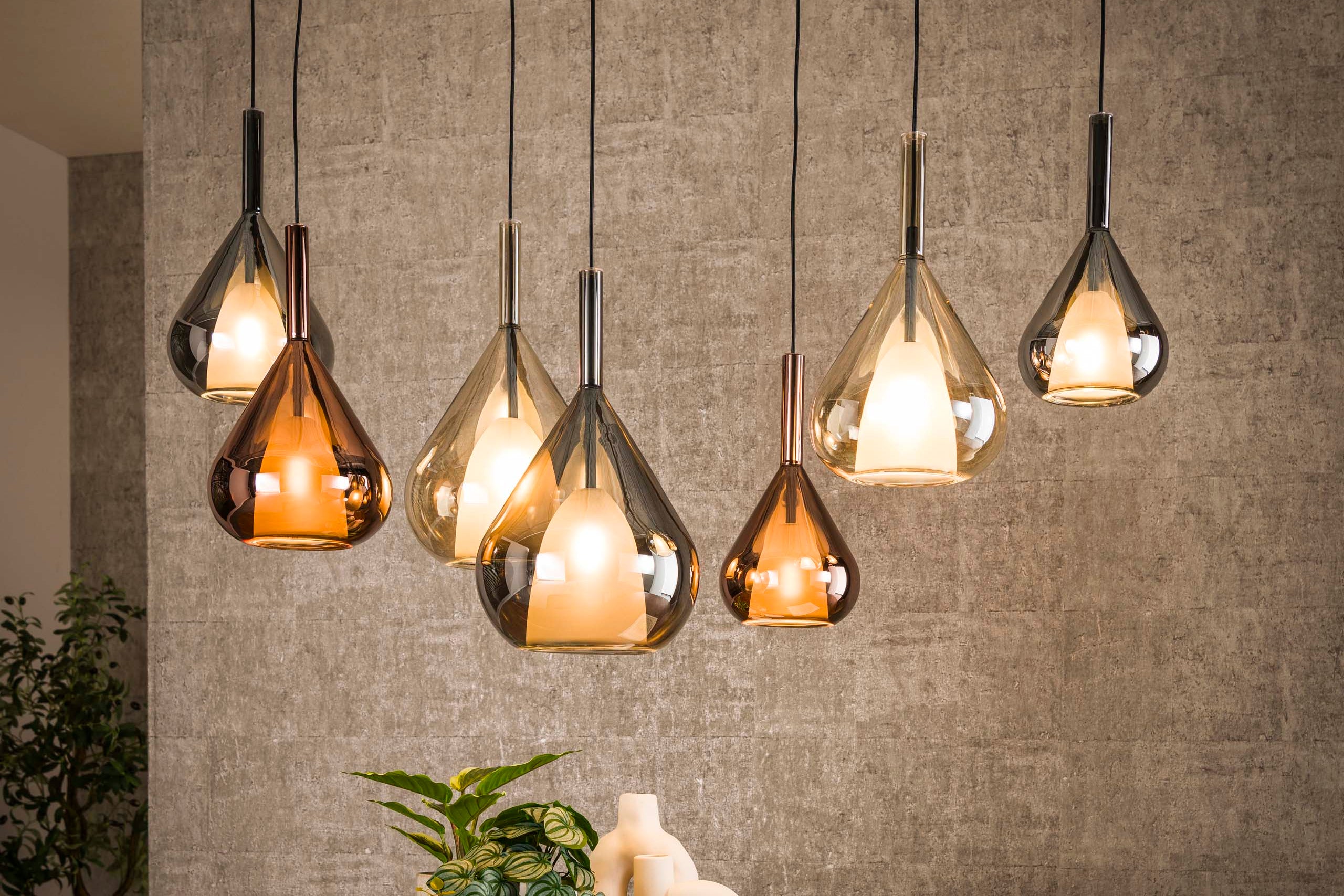 Pendant Light "Lumora" – 7 Teardrop-Shaped Glass Shades in Amber, Copper, and Chrome