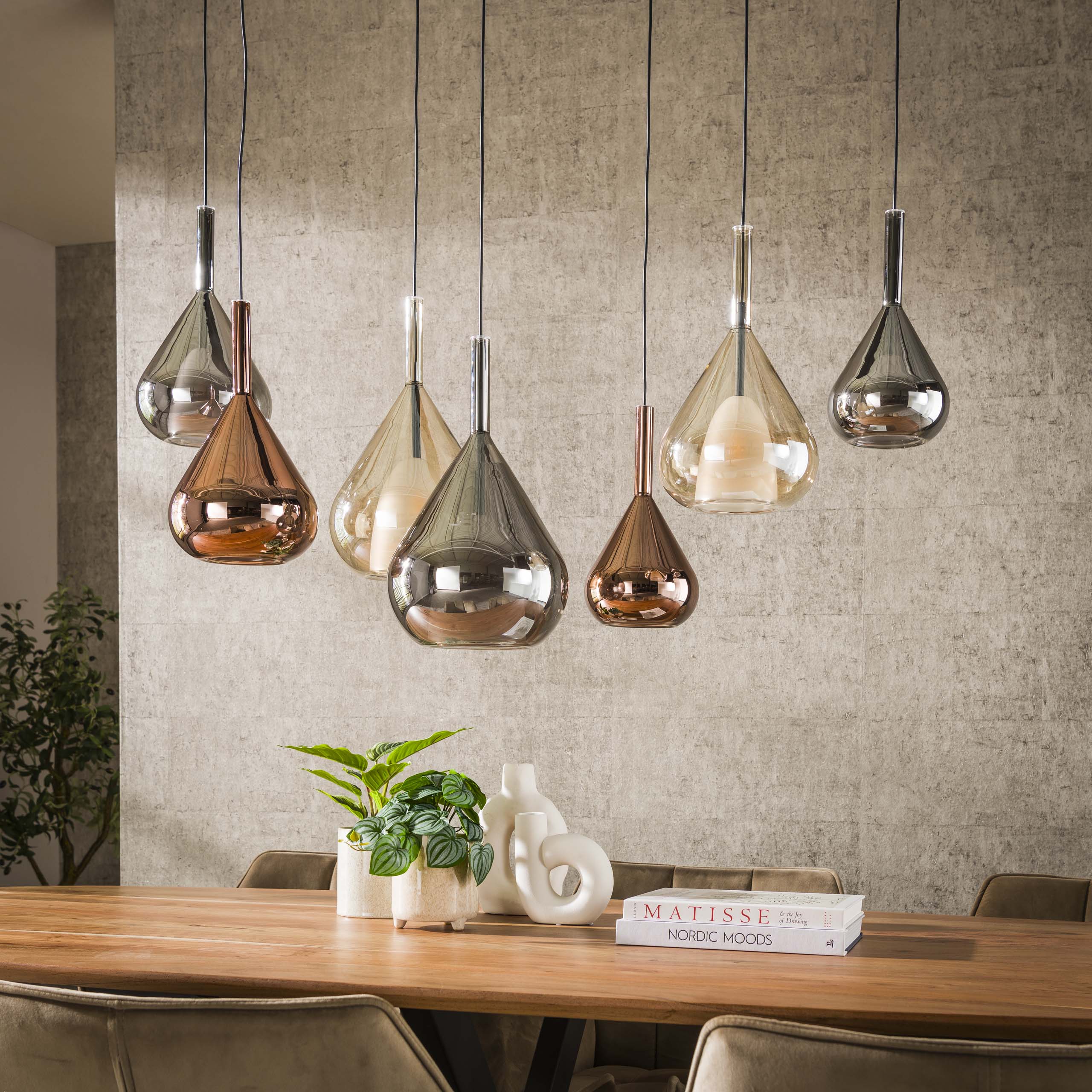 Pendant Light "Lumora" – 7 Teardrop-Shaped Glass Shades in Amber, Copper, and Chrome