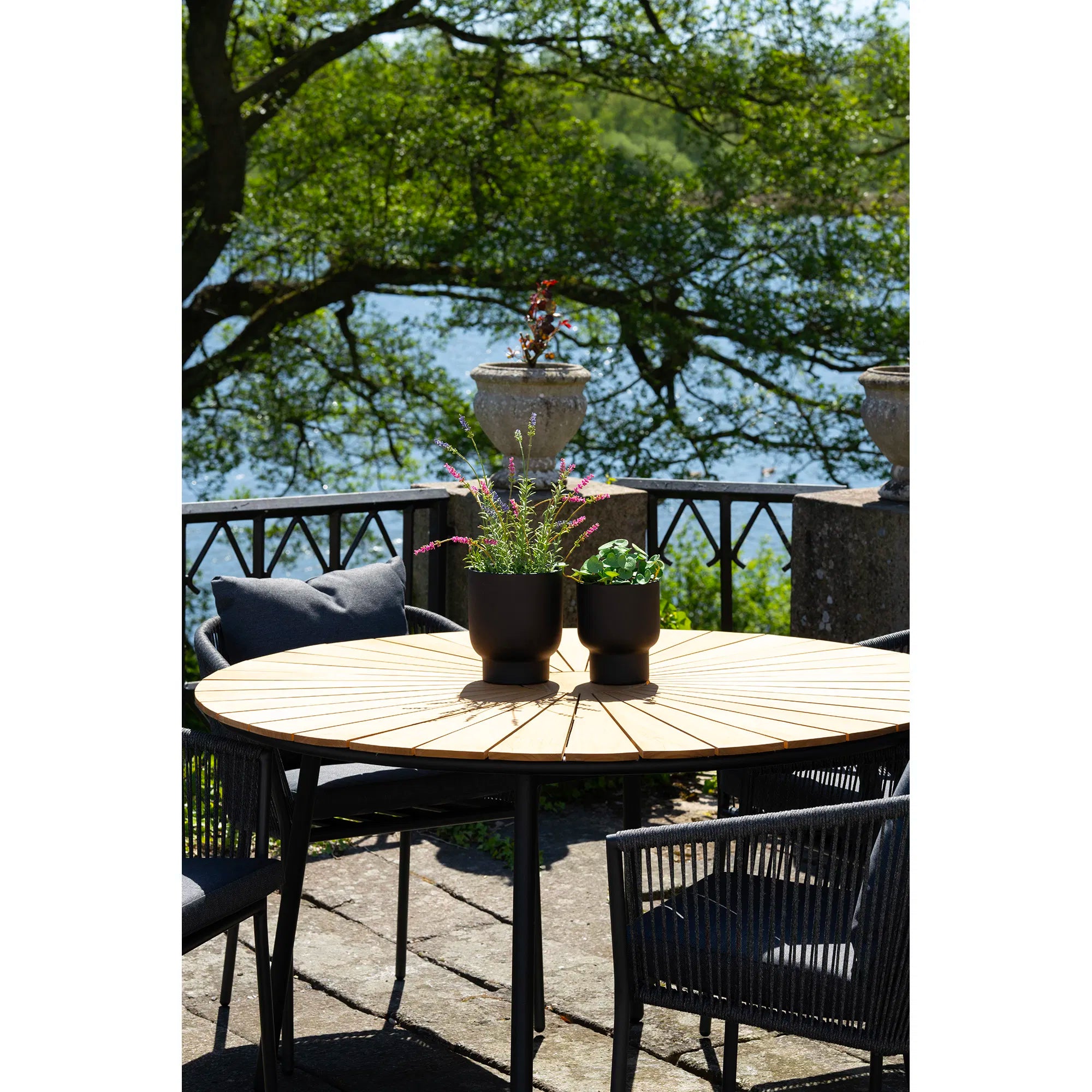 Garden Dining Table Modena – Teak & Metal, ø130 cm