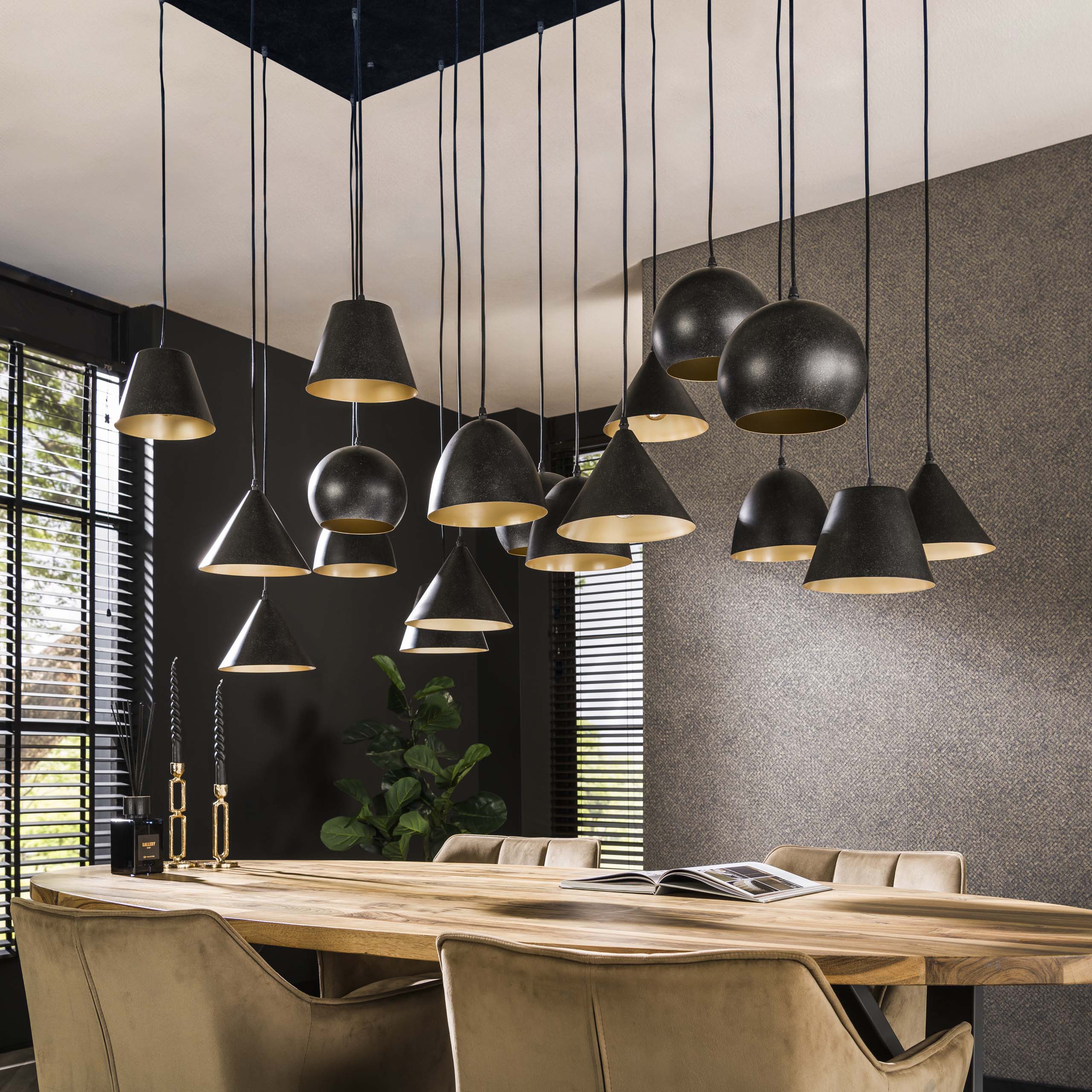 Pendant Lamp "Fionella" – 18 Round and Conical Metal Lampshades in Black Finish