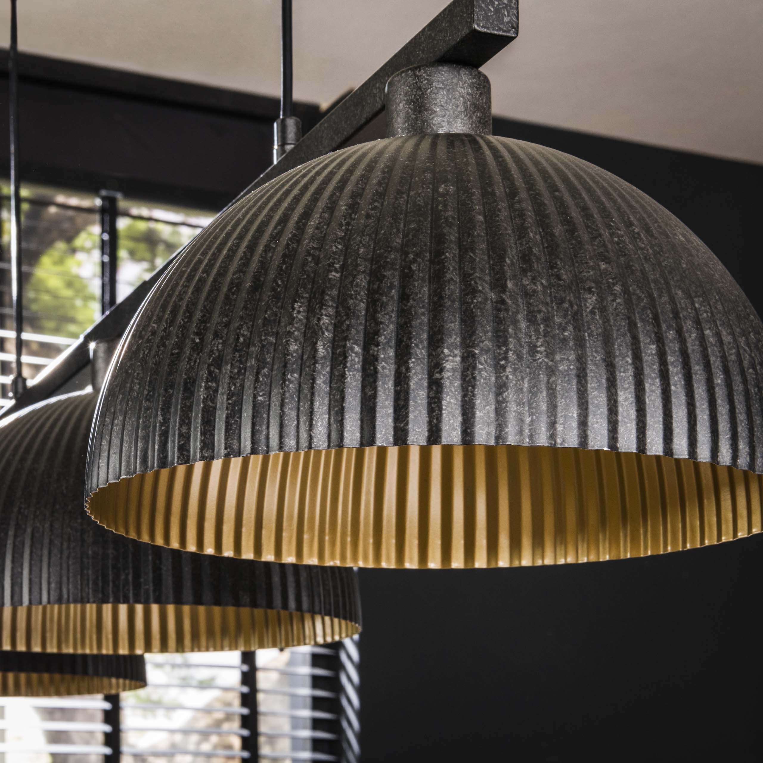 Pendant Light "Orvella" – 3 Metal Lamps on a Rod with Ribbed Surface