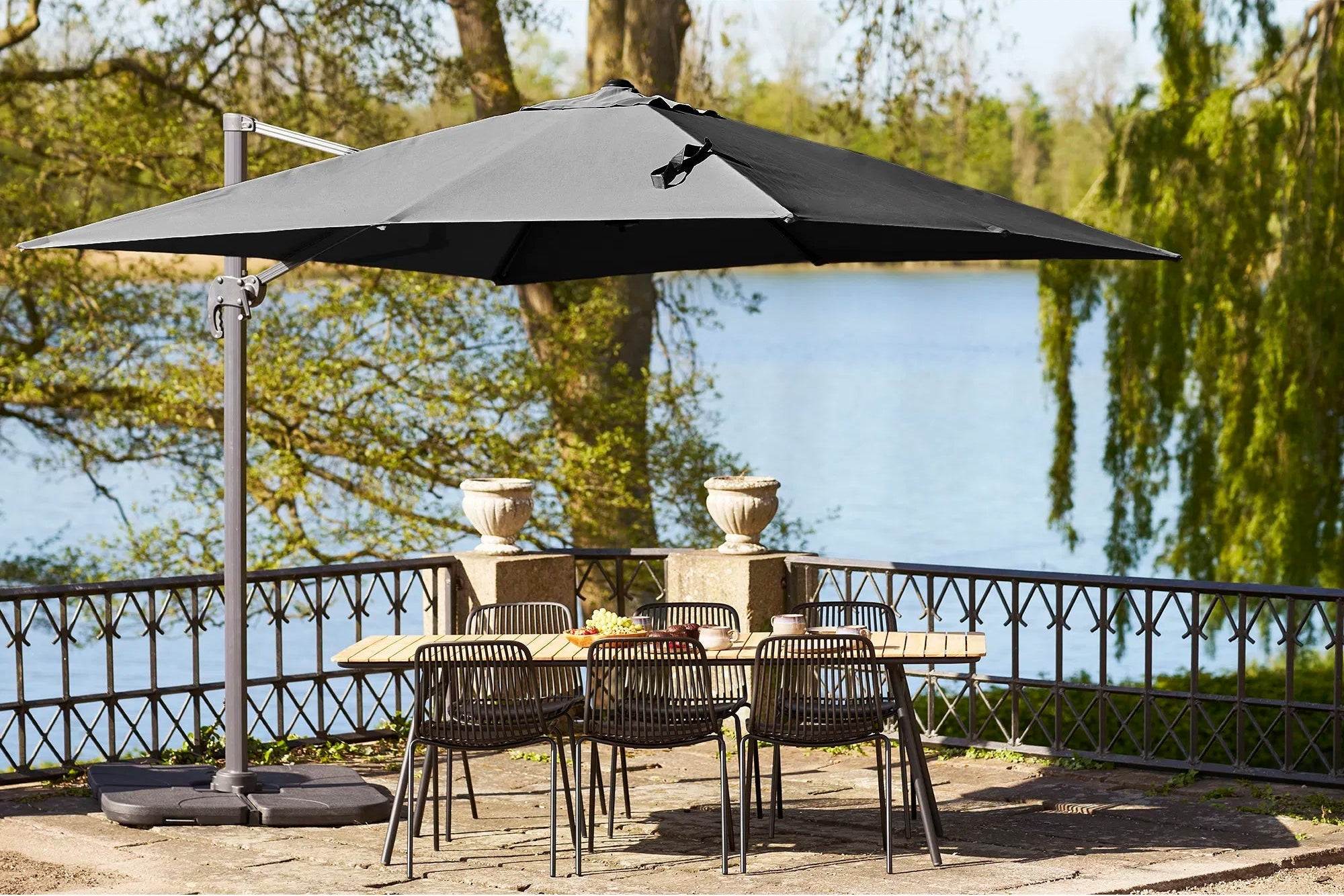 Garden Sunshade Solvien – in Black Square Shape