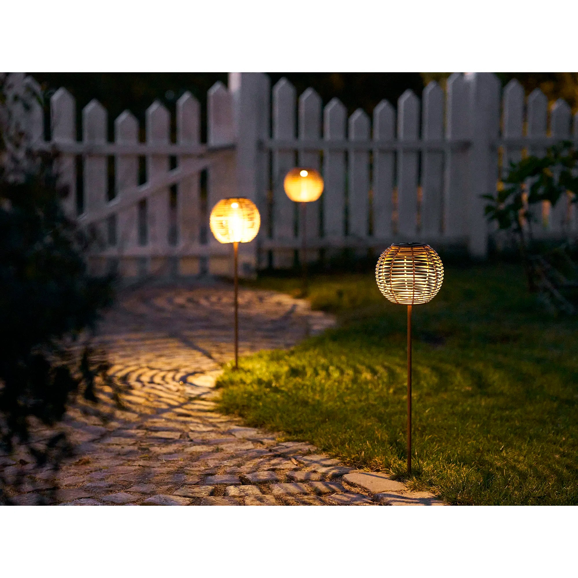 Garden solar lamp "Elmara" – weatherproof for balcony and outdoor area