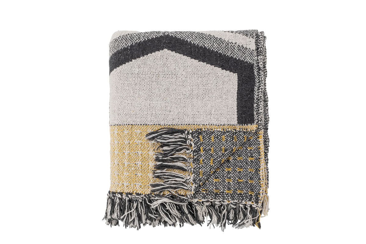 Kauri Throw Blanket – Gray, made from recycled cotton