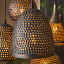 Pendelleuchte "Lioris – Mit 7 individuellen Lampenschirmen aus Metall in Schwarz-Bronze