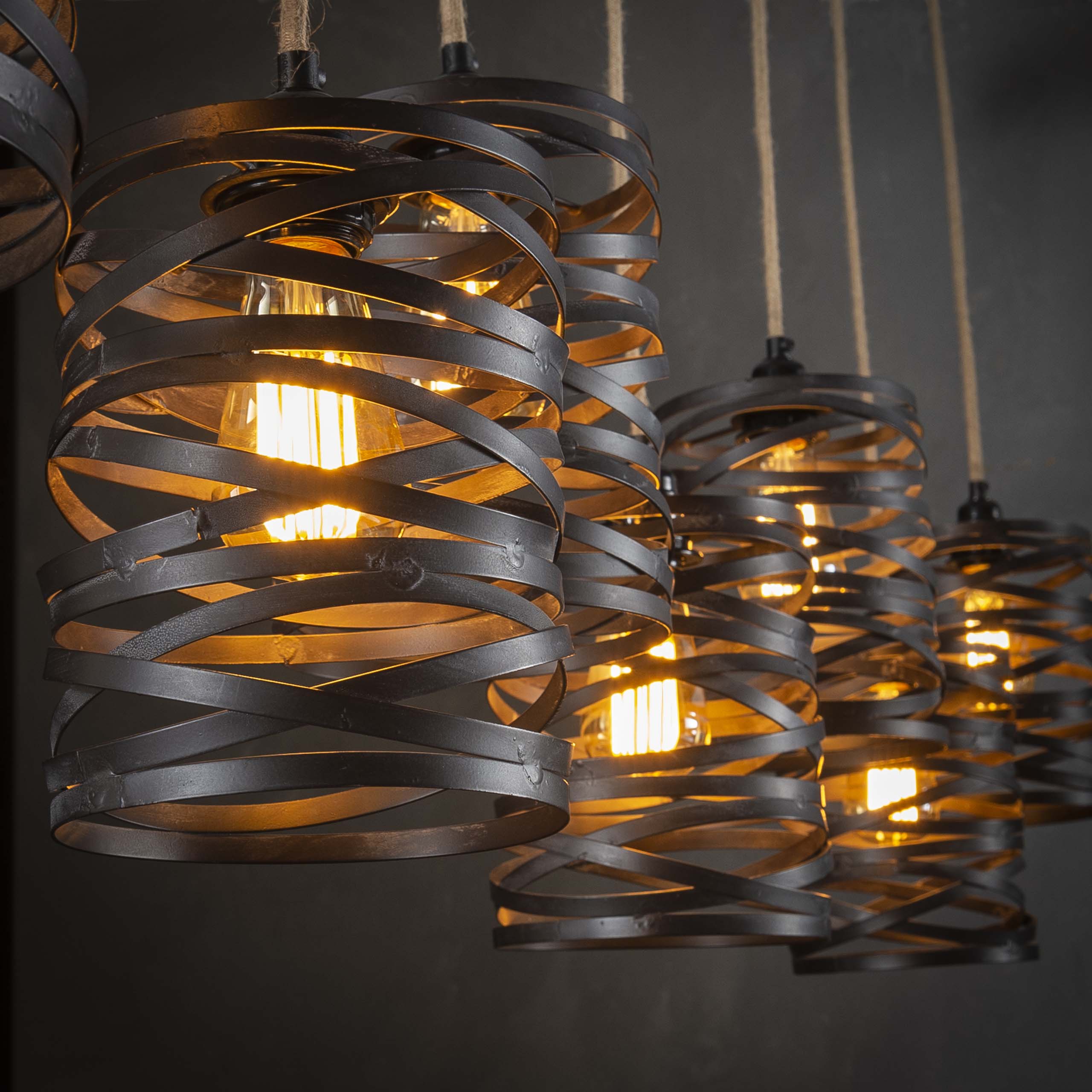 Pendant Lamp "Selvaris" – With 7 Spiral-Shaped Lampshades and Industrial Pipe Ceiling Mount