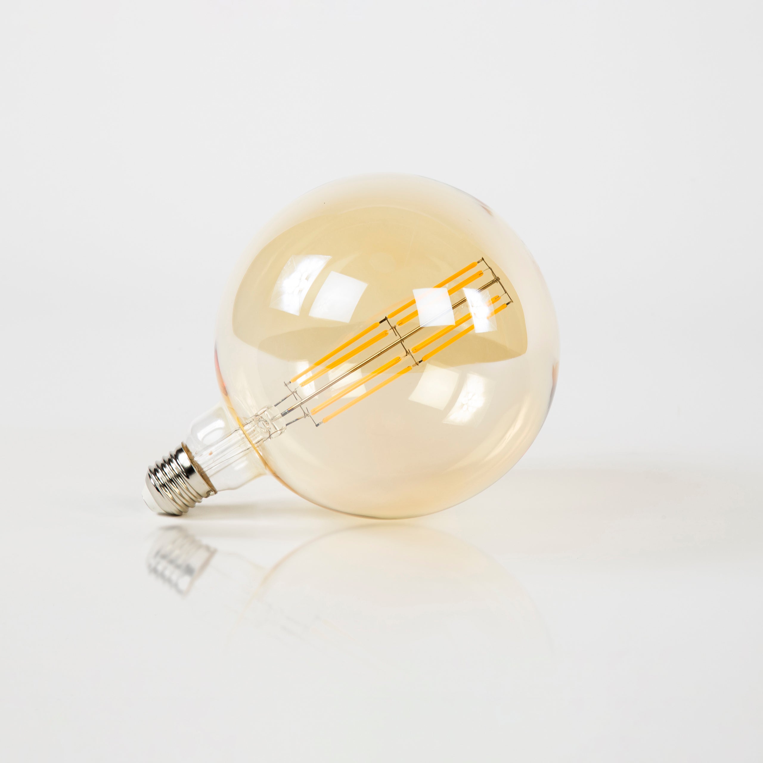 LED incandescent bulb Marty – G150-E27 with amber-colored glass