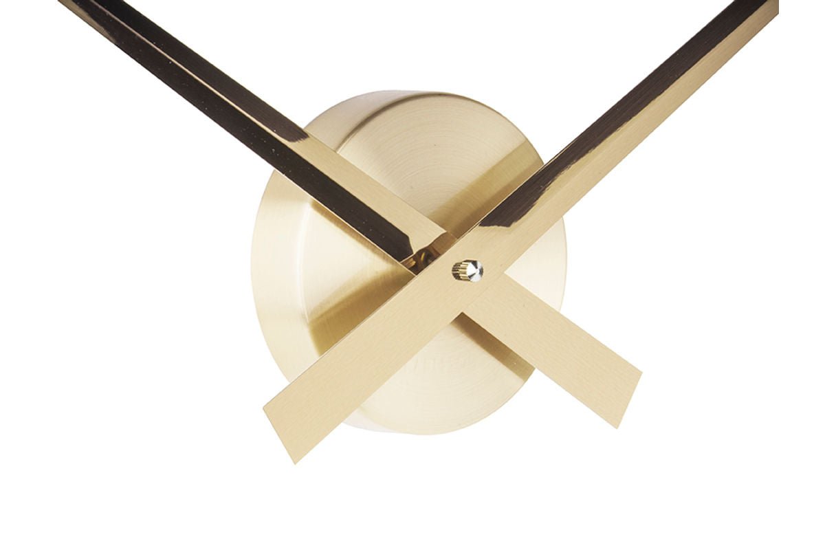 Wanduhr Ozzy – Offenes Design in Goldoptik