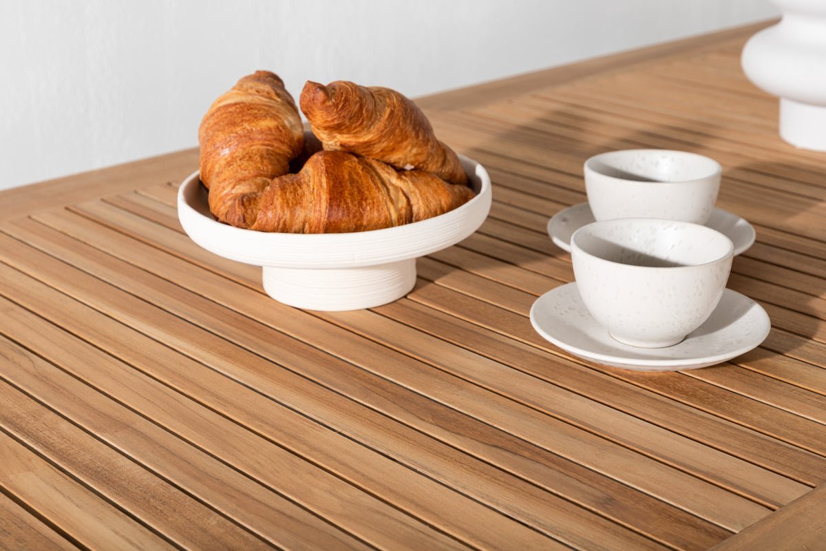 Garden table Lunea - an extendable dining table for outdoors