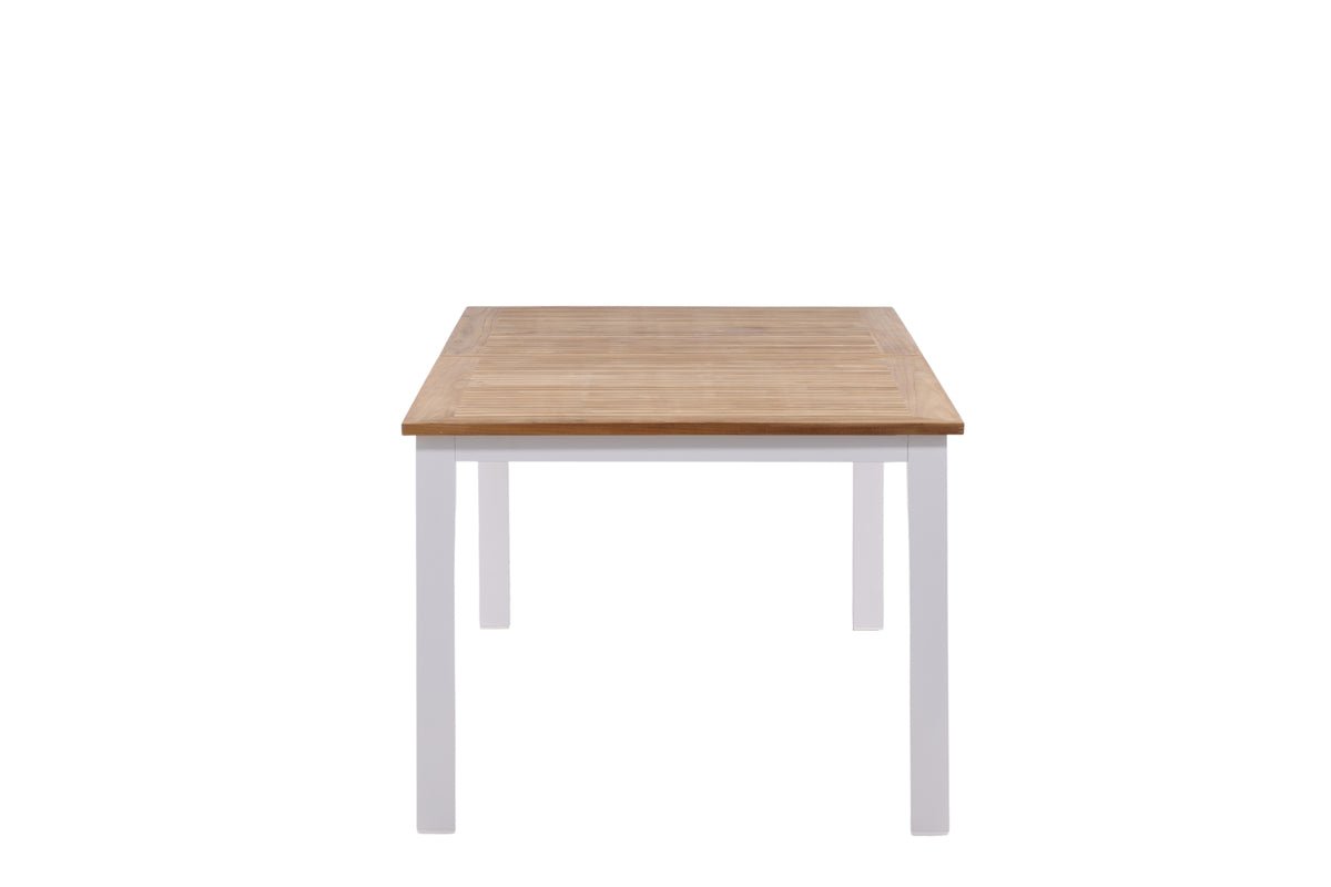 Garden table Lunea - an extendable dining table for outdoors