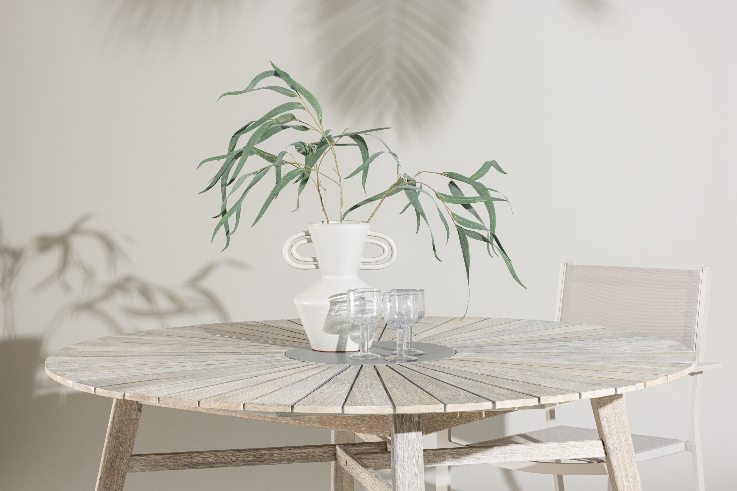 Gartentisch Tovaro - Runder Gartentisch in weiß aus Akazie