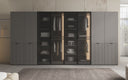 Moduro Rivon – Modularer Design-Kleiderschrank mit geriffelter Glasfront und Strukturpaneelen