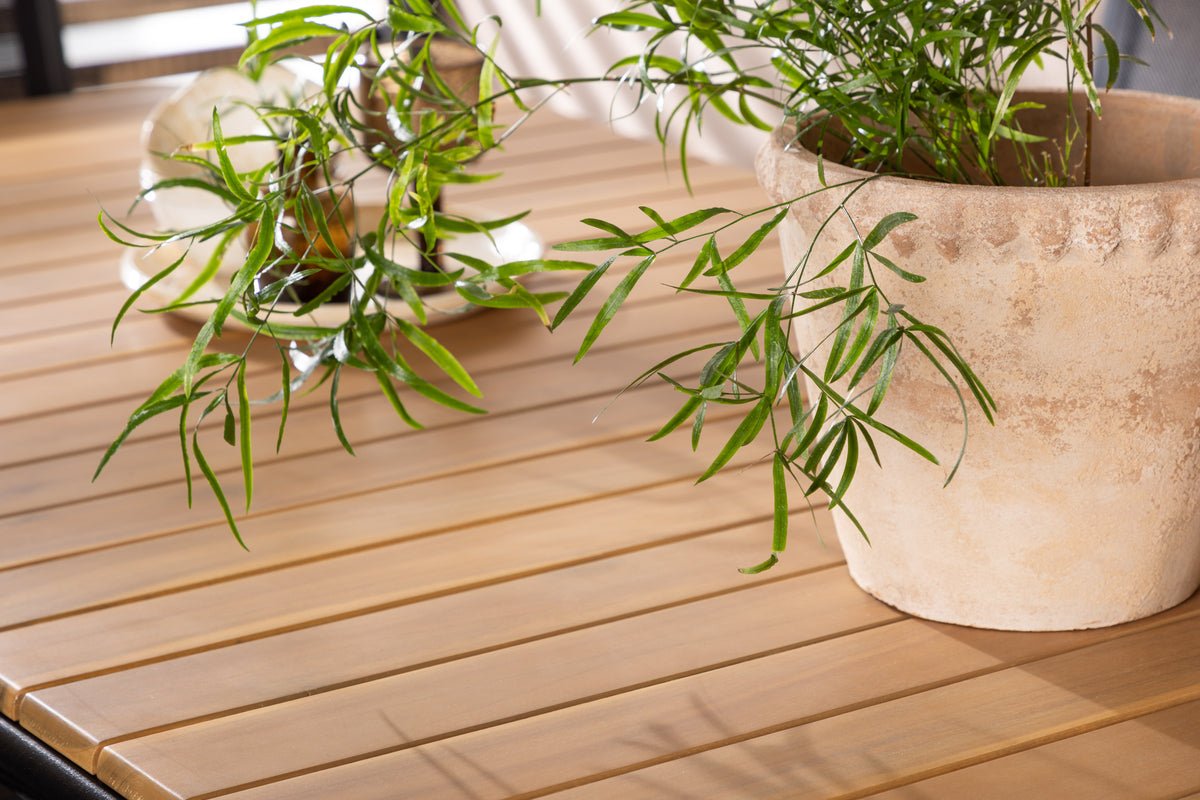 Garten Essgruppe Mirabell – 7-teiliges Gartenmöbel-Set mit Tisch aus Akazie und schwarzen Stühlen