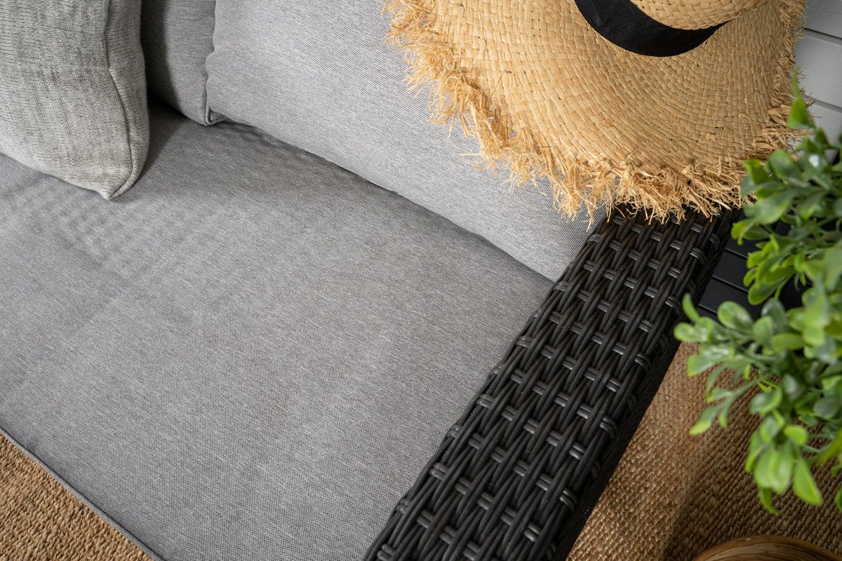 Garten Loungeset Liventia – aus Edelholz und Kunstrattan