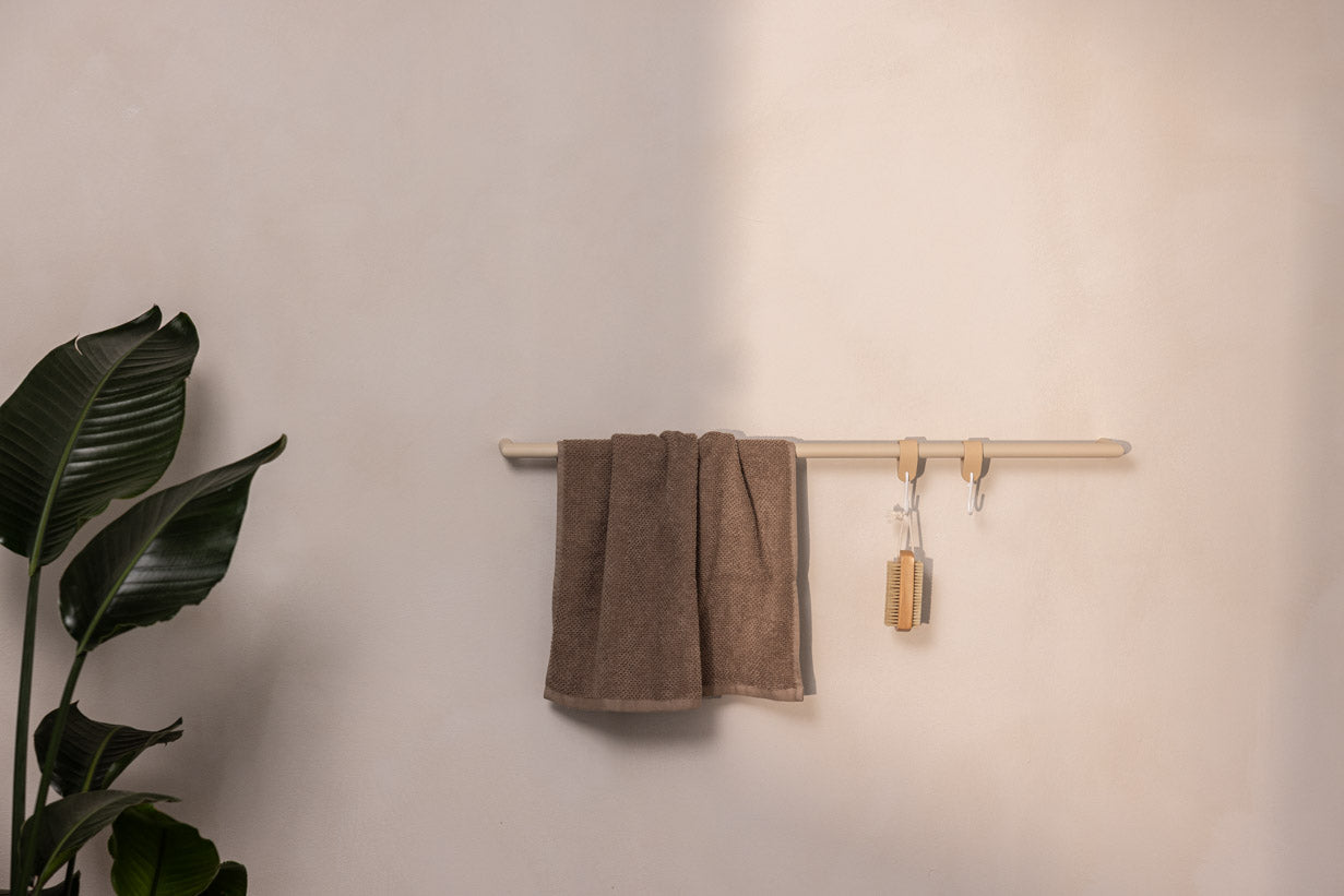 Towel holder Vana – minimalist, round or square, three widths