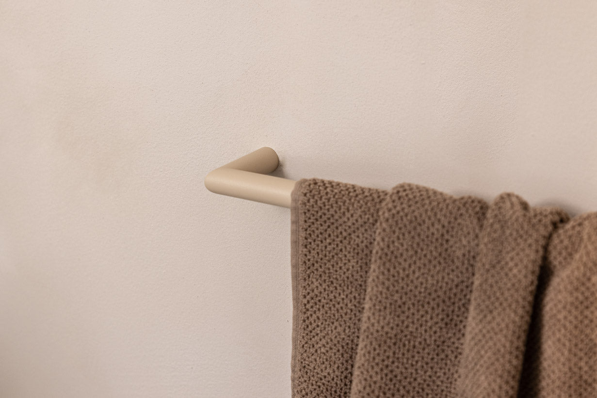 Towel holder Vana – minimalist, round or square, three widths