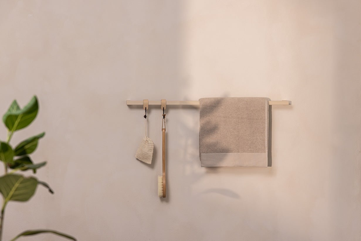 Towel holder Vana – minimalist, round or square, three widths