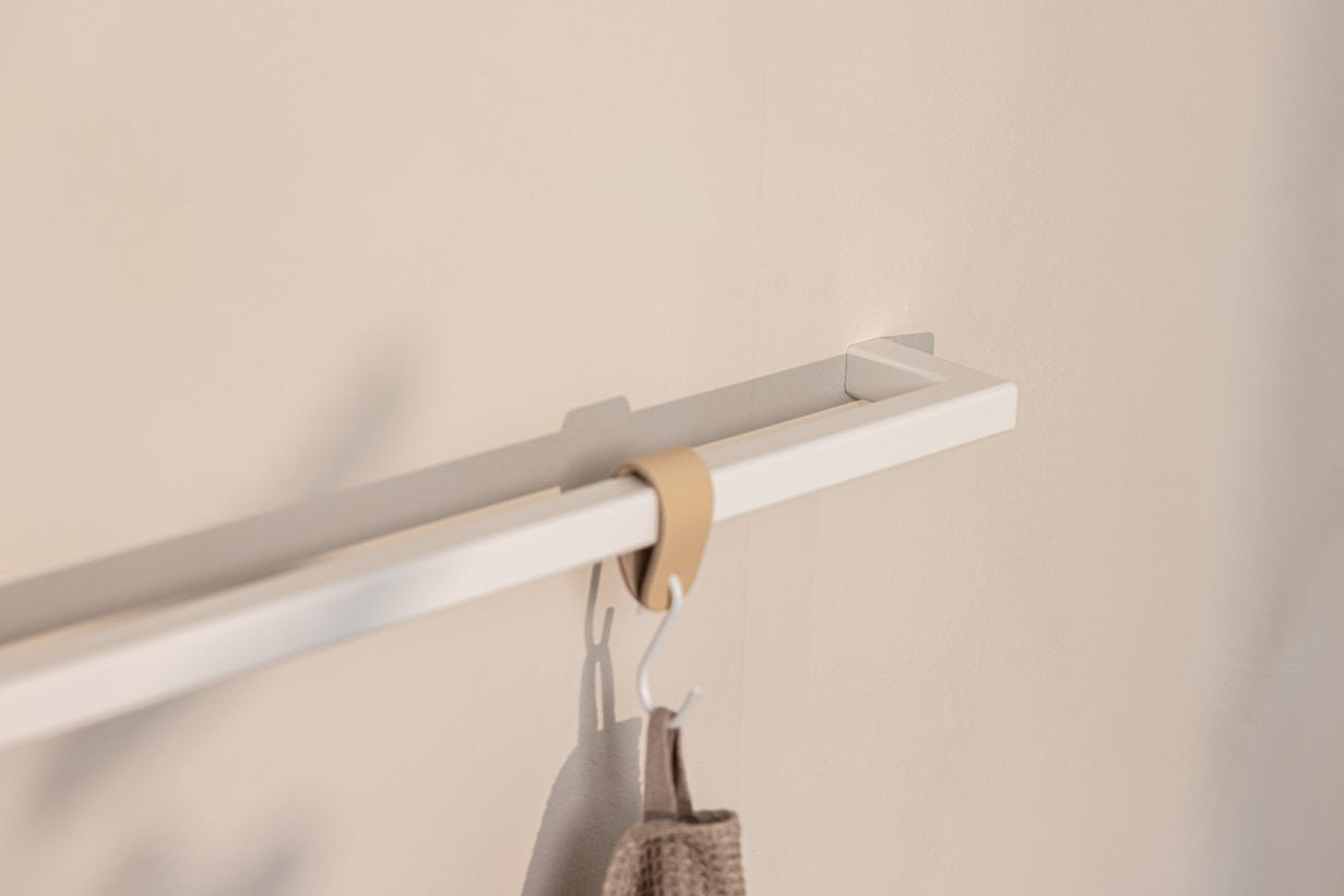 Towel holder Vana – minimalist, round or square, three widths