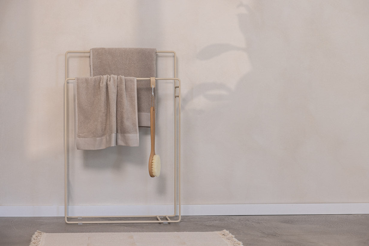 Wardrobe/Towel Holder Delaya – Minimalistic Design Made of Metal