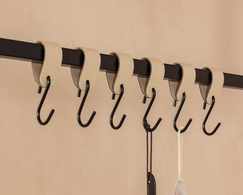 Leather Coat Hook Arcoro made of Steel & Genuine Leather