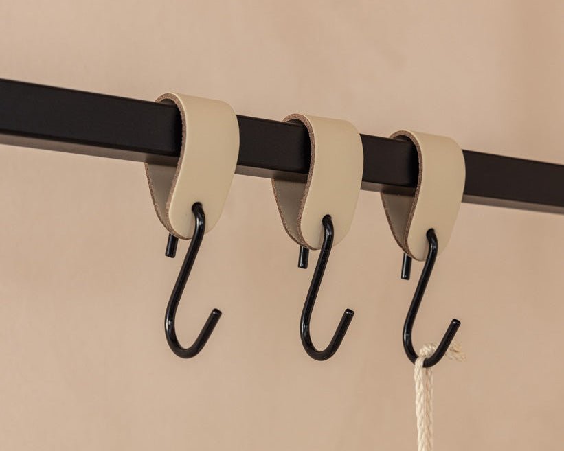 Leather Coat Hook Arcoro made of Steel & Genuine Leather