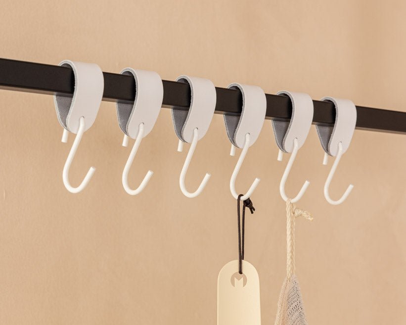 Leather Coat Hook Arcoro made of Steel & Genuine Leather