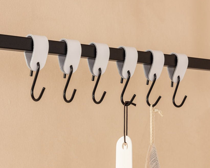 Leather Coat Hook Arcoro made of Steel & Genuine Leather