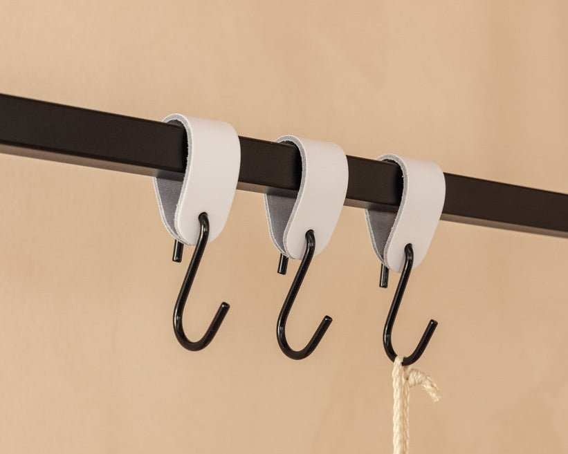 Leather Coat Hook Arcoro made of Steel & Genuine Leather