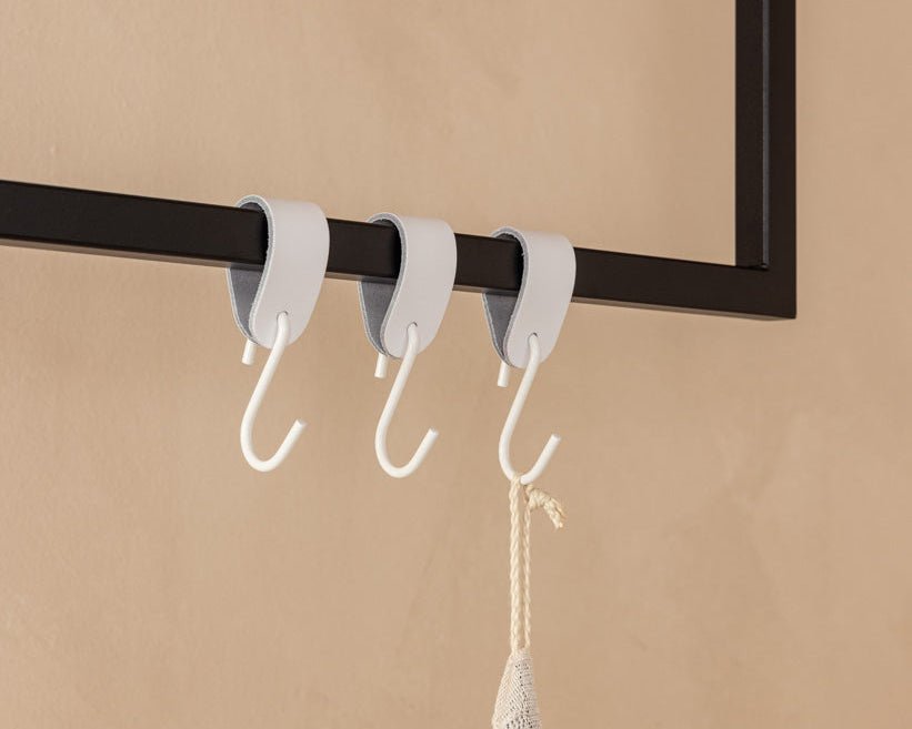 Leather Coat Hook Arcoro made of Steel & Genuine Leather