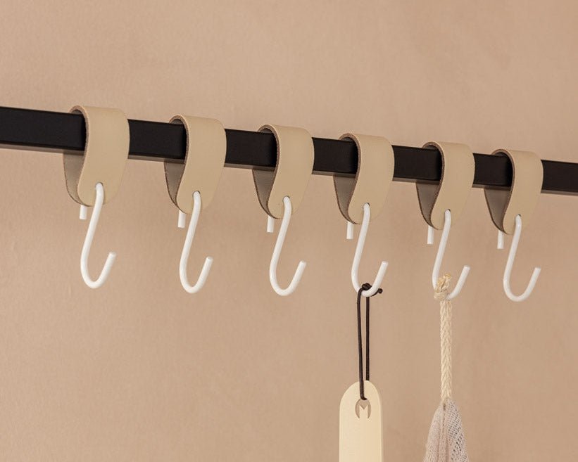 Leather Coat Hook Arcoro made of Steel & Genuine Leather