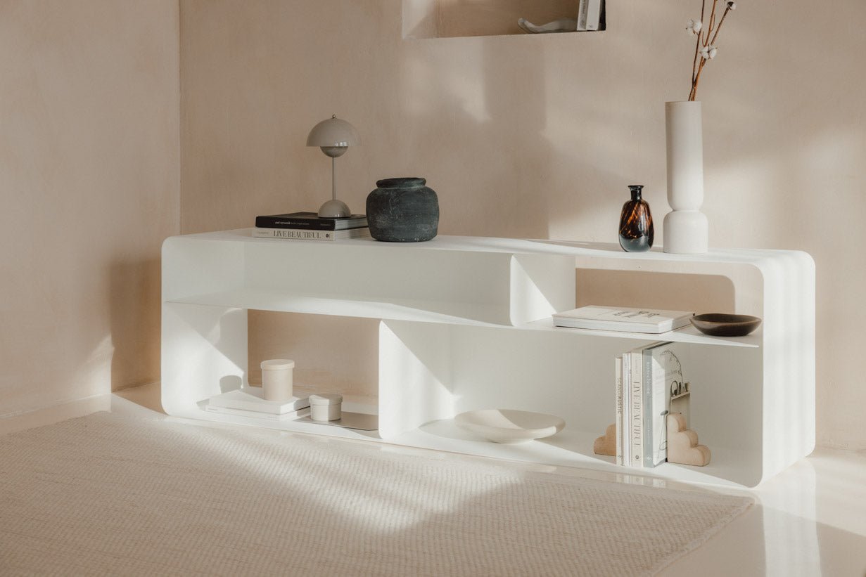 Lowboard Tavir – Pulverbeschichteter Stahl in Retro-Optik