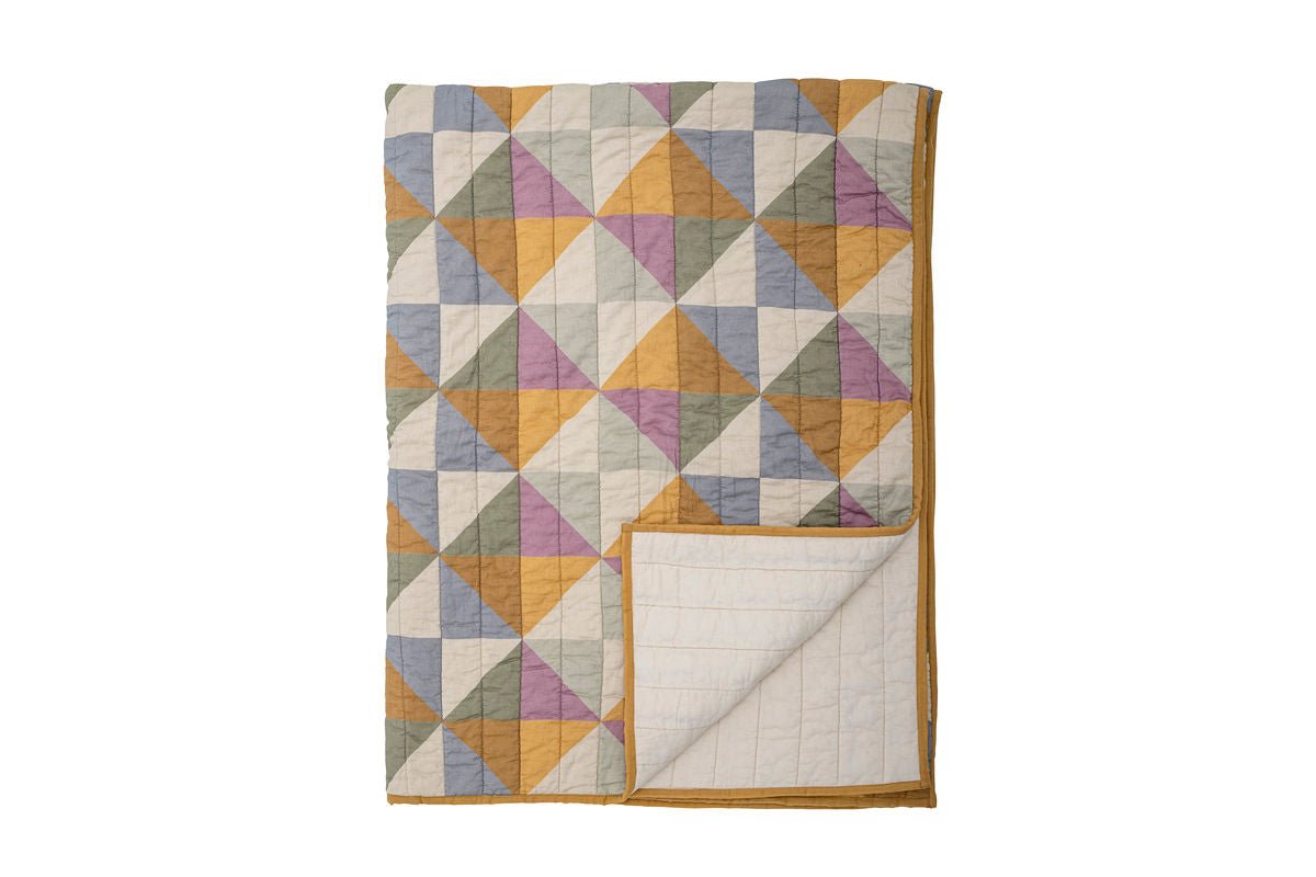 Calira Bedspread – Reversible Quilt with Geometric Pattern