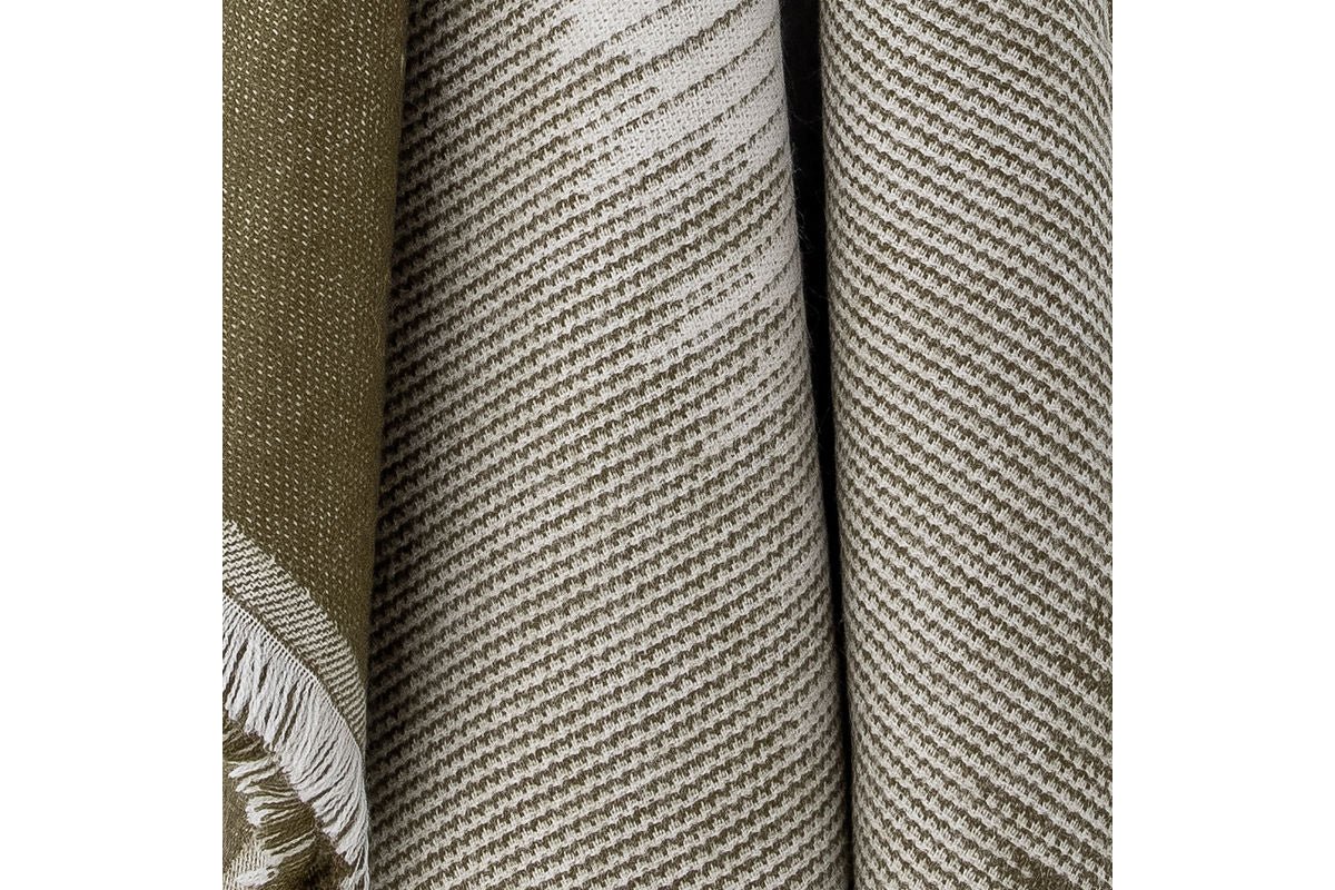 Elvane Bedspread – Woven Design in Green and White