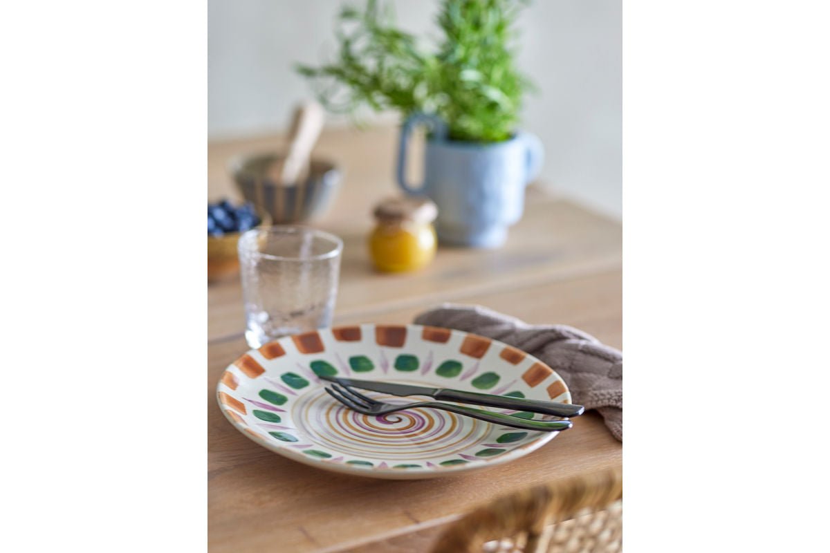 Teller Oliné – aus Steingut gefertigt