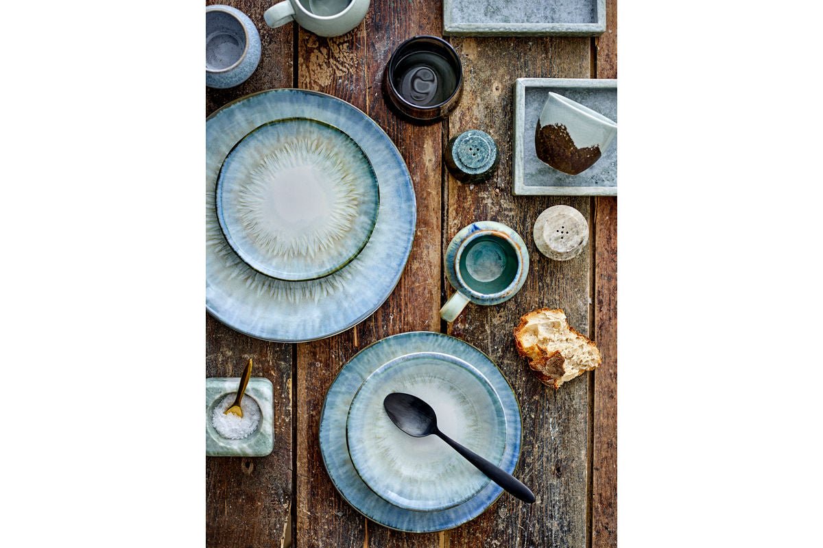 Nuvia Plate – made of stoneware