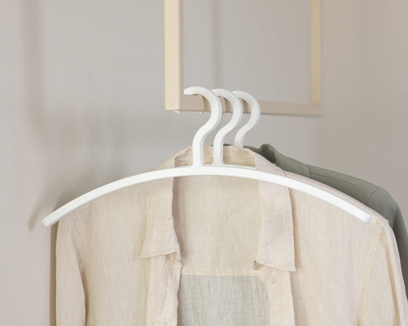 FAY Clothes Hanger made of Break-Resistant Solid Plastic