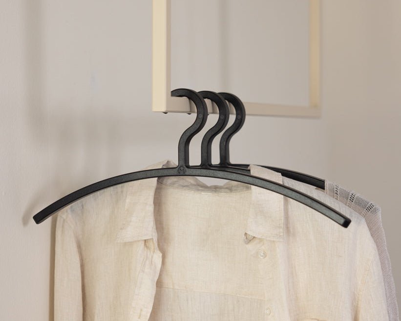 FAY Clothes Hanger made of Break-Resistant Solid Plastic