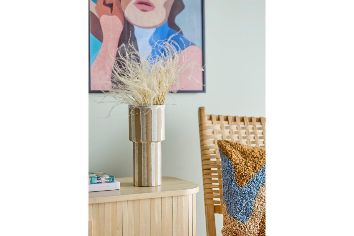 Vase "Nerava" – Natural-Colored Stoneware