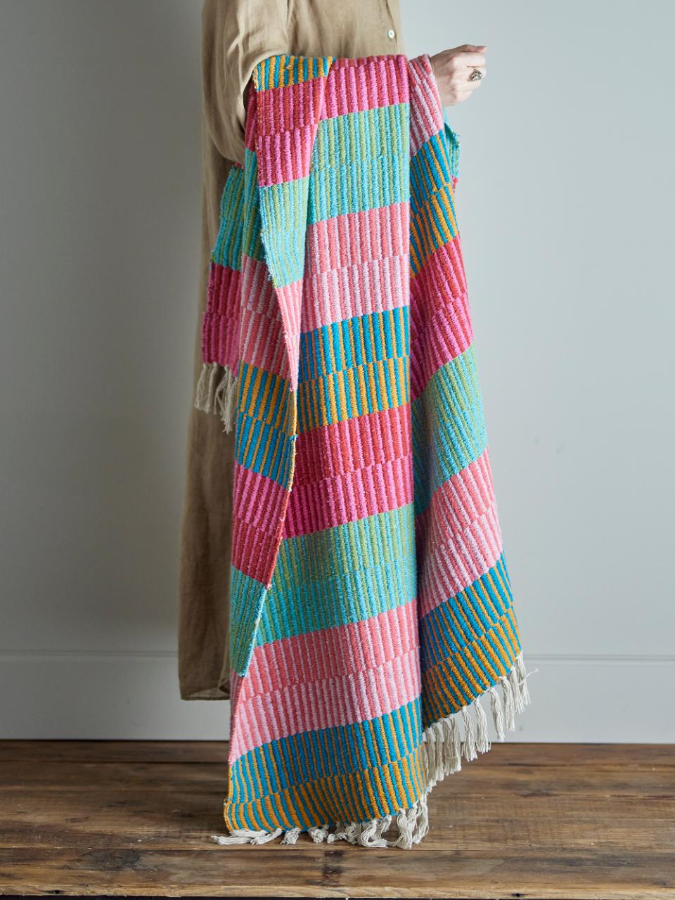 Mana Throw Blanket – Colorful, made from recycled cotton