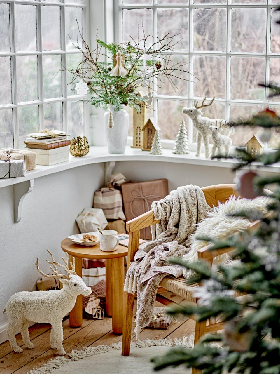 Banksia Throw Blanket – Brown, made from recycled cotton